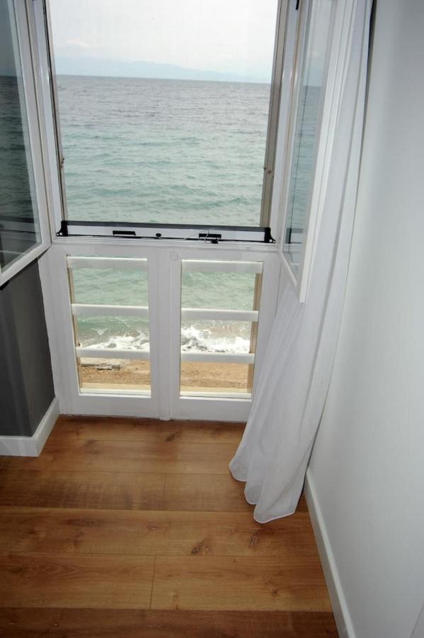 Crecian Water Front Appartement Aigeira Buitenkant foto